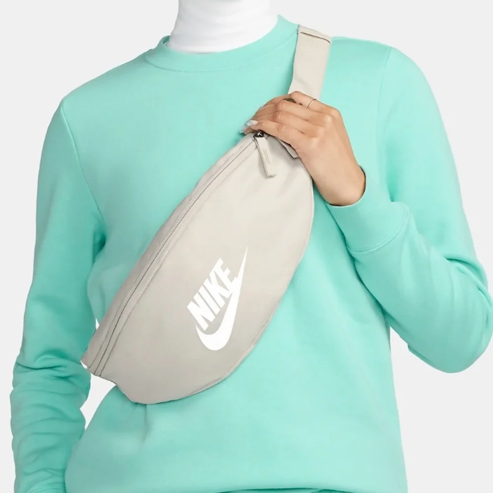 Nike Heritage Beige Fanny Pack - Picture 2 of 9